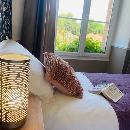 Bed & Breakfast Ch2 - Manoir Du Moulinier - Campagne - Calme - Petit-dejeuner Inclus - Table D'hote Sur Reservation - Parking Gratuit