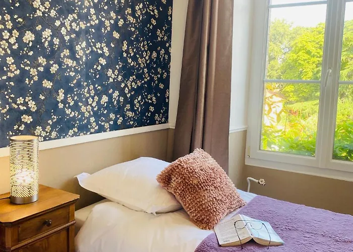 Ch2 - Manoir Du Moulinier - Campagne - Calme - Petit-déjeûner Inclus - Table D'hôte Sur Réservation - Parking Gratuit Couette-café 3*