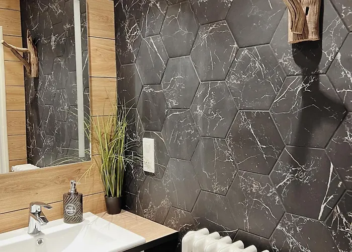 Ch2 - Manoir Du Moulinier - Campagne - Calme - Petit-déjeûner Inclus - Table D'hôte Sur Réservation - Parking Gratuit Couette-café