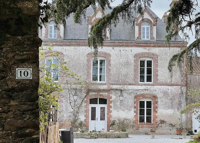 Ch2 - Manoir Du Moulinier - Campagne - Calme - Petit-déjeûner Inclus - Table D'hôte Sur Réservation - Parking Gratuit Couette-café 3*